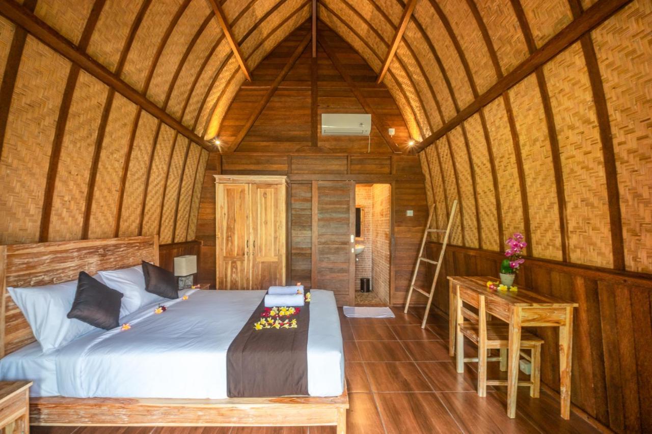 Wooden Puri Guesthouse Uluwatu Buitenkant foto