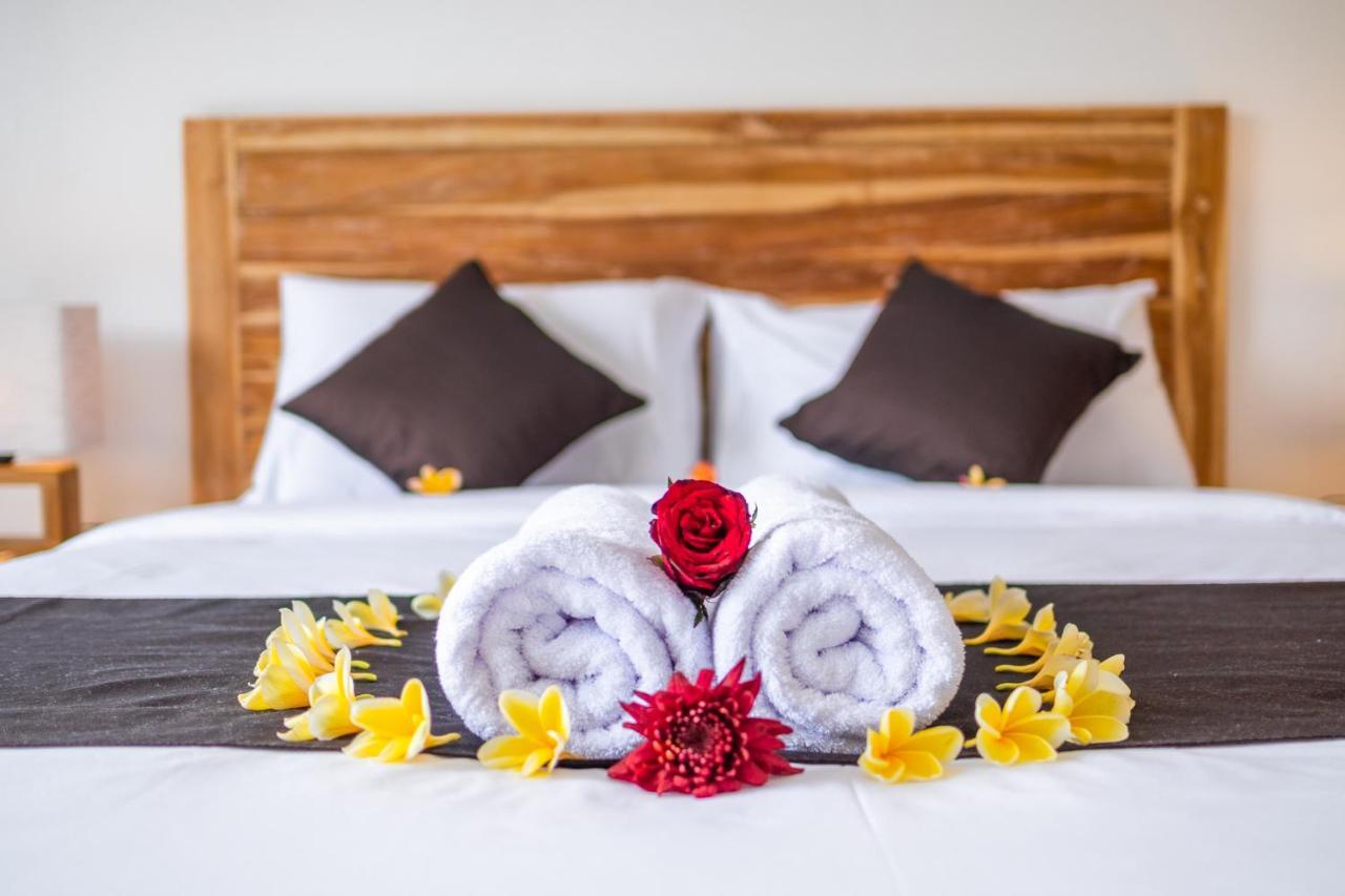 Wooden Puri Guesthouse Uluwatu Buitenkant foto