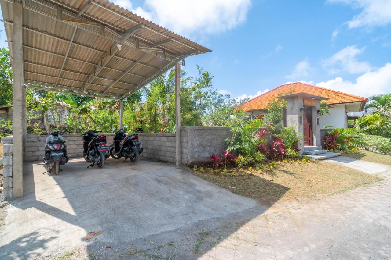 Wooden Puri Guesthouse Uluwatu Buitenkant foto