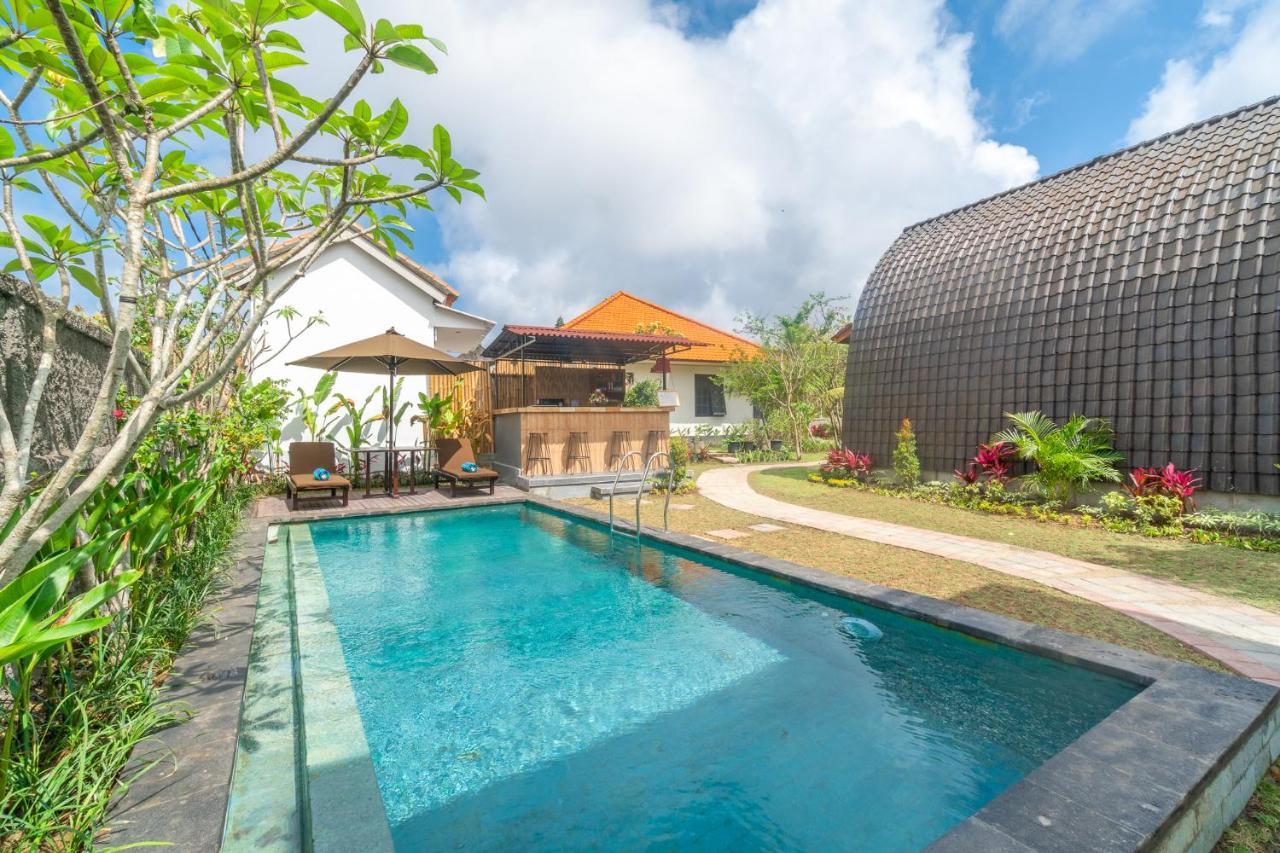 Wooden Puri Guesthouse Uluwatu Buitenkant foto